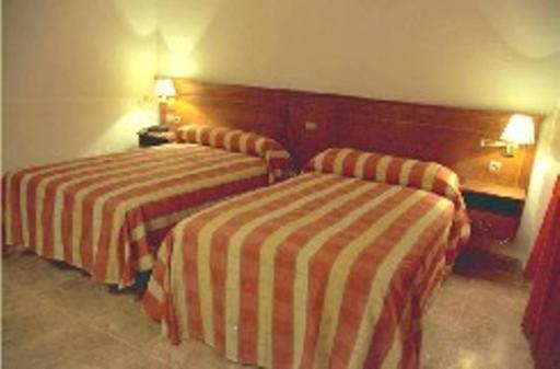 Gran Hostal El Chiscon Colmenar Viejo Bagian luar foto